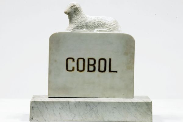 A famosa lápide do COBOL