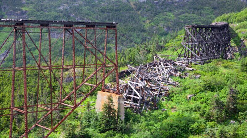 Quando “modernizar” vira sinônimo de fracasso: o caso ASX e a lição para sistemas críticos
